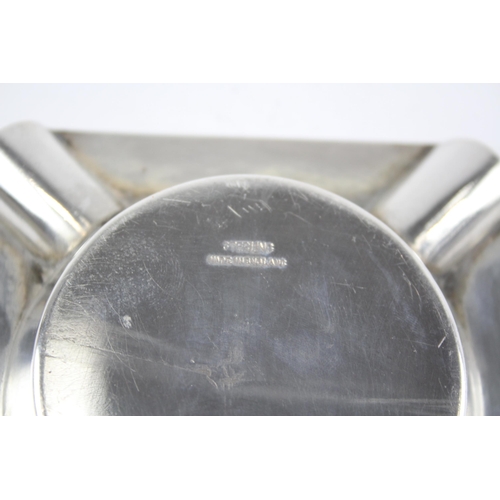 2329 - A 1961 Viners Ltd. hallmarked Sheffield silver ashtray - approx. gross weight 79g and 9.1cm square