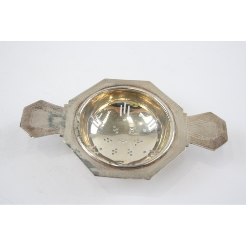 2332 - A 1952 Deakin & Francis hallmarked Birmingham silver tea strainer - approx. gross weight 47g and 11c... 