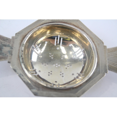 2332 - A 1952 Deakin & Francis hallmarked Birmingham silver tea strainer - approx. gross weight 47g and 11c... 