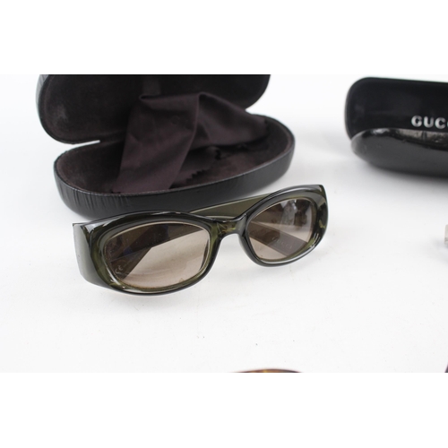 2342 - A collection of vintage Gucci sunglasses