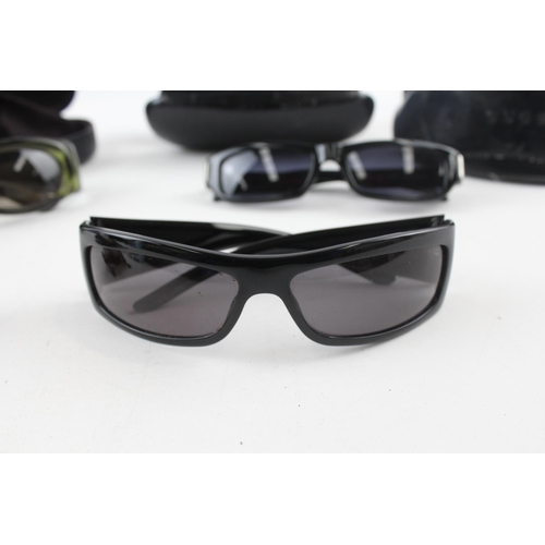 2342 - A collection of vintage Gucci sunglasses