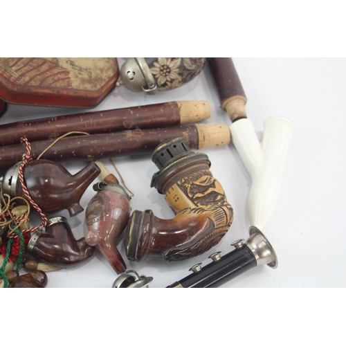 523 - A collection of vintage smoking pipes and bowls to include porcelain, carved meerschaum etc.