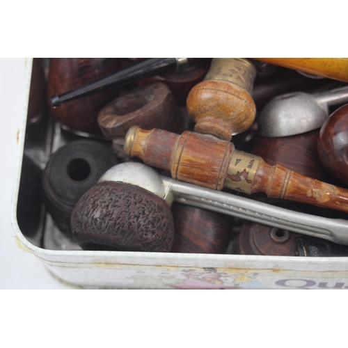 525 - A collection of vintage smoking pipes to include Darvill Real Briar, Falcon etc.