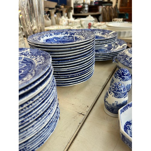 303 - Approx. 309 pieces of Spode Italian dinnerware