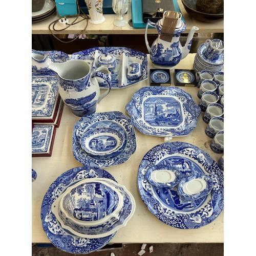 303 - Approx. 309 pieces of Spode Italian dinnerware