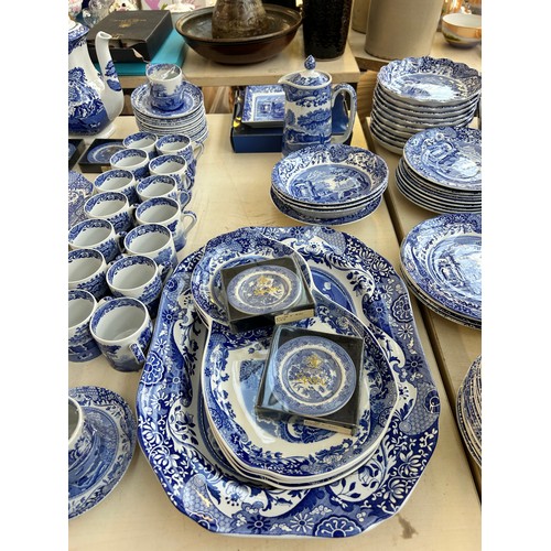 303 - Approx. 309 pieces of Spode Italian dinnerware