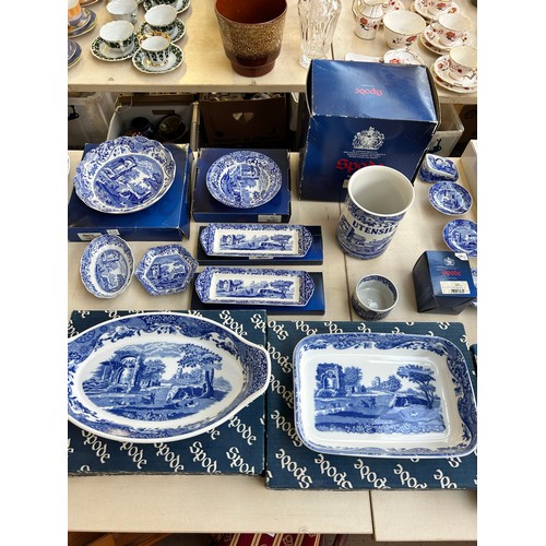 303 - Approx. 309 pieces of Spode Italian dinnerware