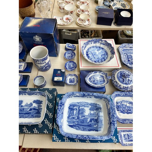 303 - Approx. 309 pieces of Spode Italian dinnerware