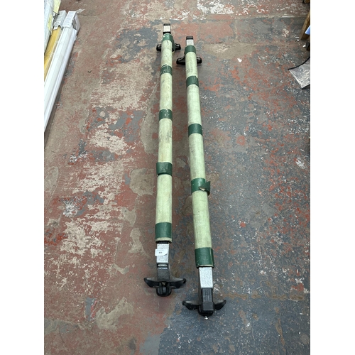 839 - Two Thule car roof bars