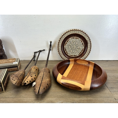 611 - A collection of treenware to include Malaysian Malacca Woodwork turned wooden bowl - approx. 31cm di... 