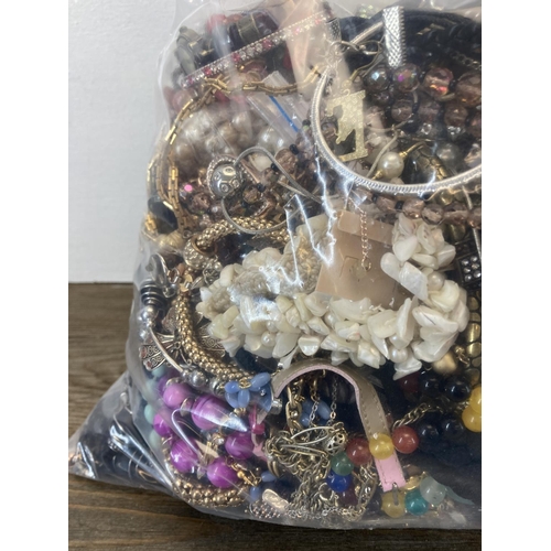 442 - Approx. 10kg of costume jewellery