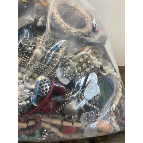 450 - Approx. 10kg of costume jewellery