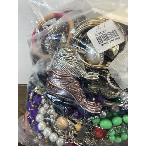 462 - Approx. 10kg of costume jewellery