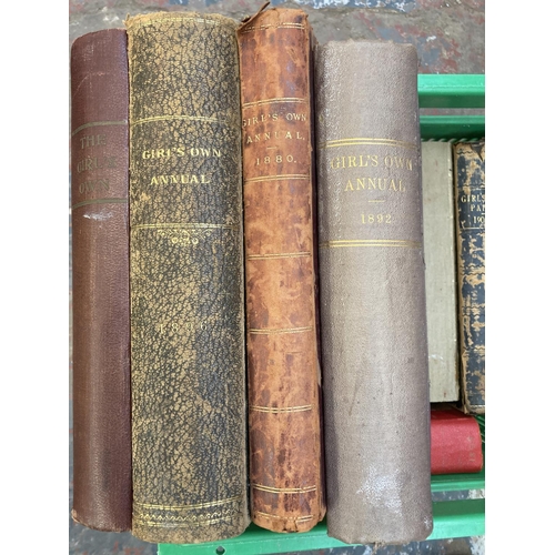 487 - A collection of antique and later books to include The Welcome Vol 14, The Concise Home Doctor, Girl... 