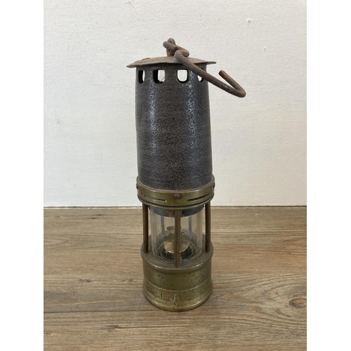 545 - An antique Hailwoods Type 01 Improved brass miner's lamp - no. 1630 - approx. 26cm high