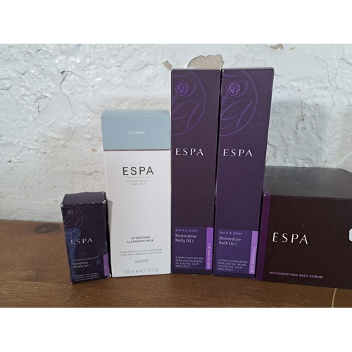 2390 - A collection of Espa beauty products to include restorative body oil, 200ml hydrating cleansing milk... 