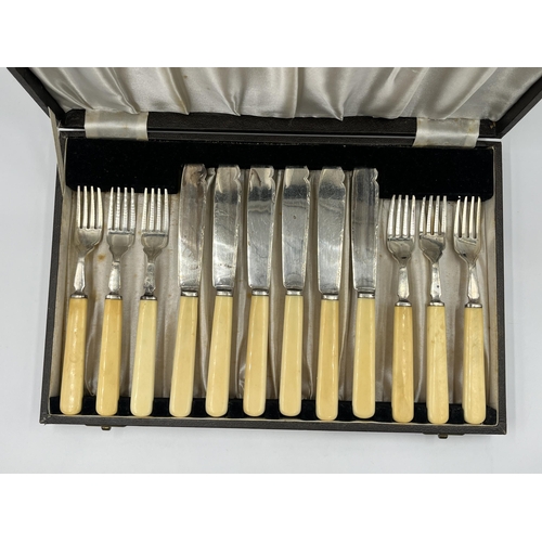 2242 - A cased set of twelve Mappin & Webb hallmarked Sheffield silver fish knives and forks, dated 1945 - ... 