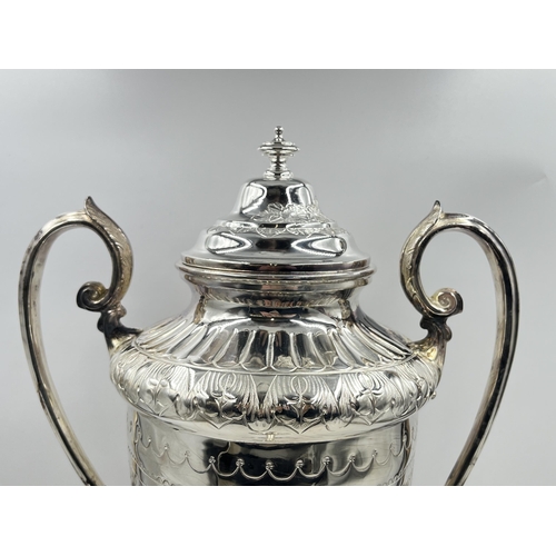 2243 - An R.R Sheffield EPBM samovar - approx. 45cm high