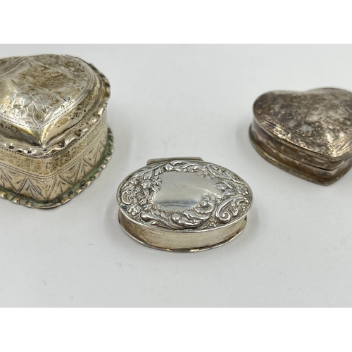 2250 - Three hallmarked silver trinket boxes - approx. gross weight 47g