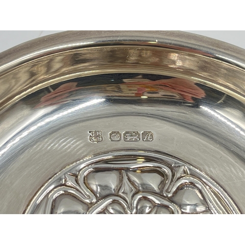 2251 - A Cooper Brothers & Sons hallmarked Sheffield silver Yorkshire rose dish, dated 1975 - approx. gross... 