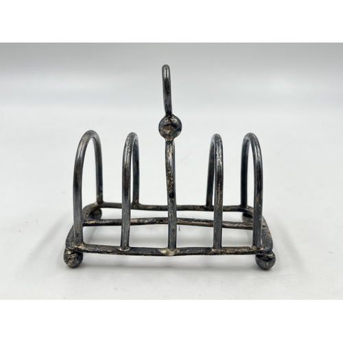 2285 - A C. Shapland & Co. hallmarked London silver toast rack - approx. gross weight 72g