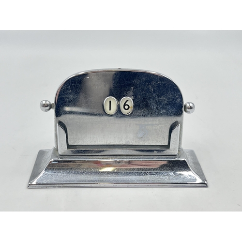 2347 - A mid 20th century chrome plated desk calendar - approx. 6cm high x 9.5cm wide