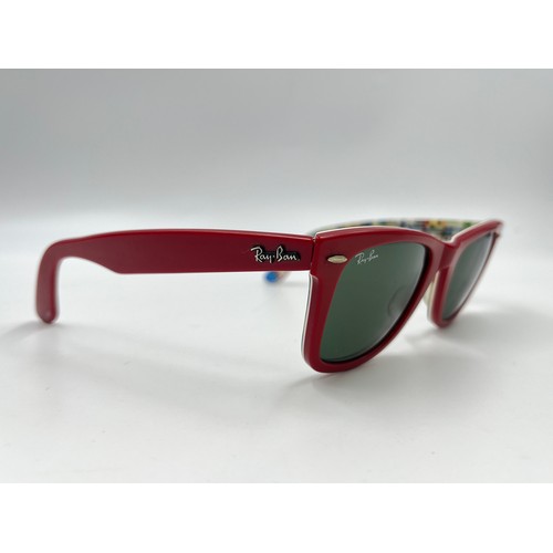 2339 - A boxed pair of Ray-Ban Wayfarer London Edition sunglasses