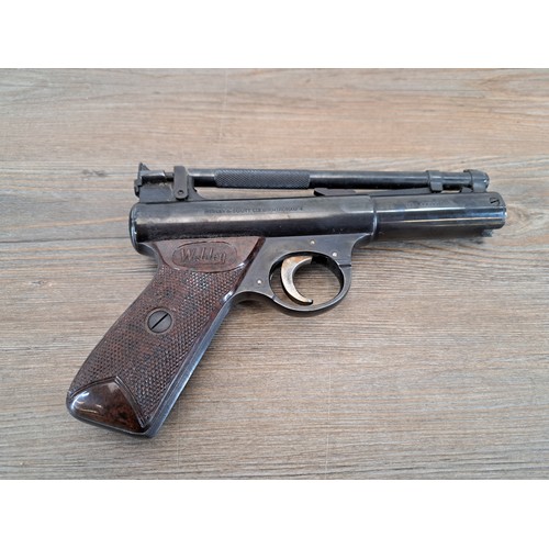 590 - A vintage boxed Webley & Scott Senior Model air pistol