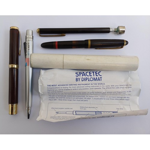 2346A - Four items to include vintage Tintenkuli pen, boxed Diplomat Spacetec pen etc.