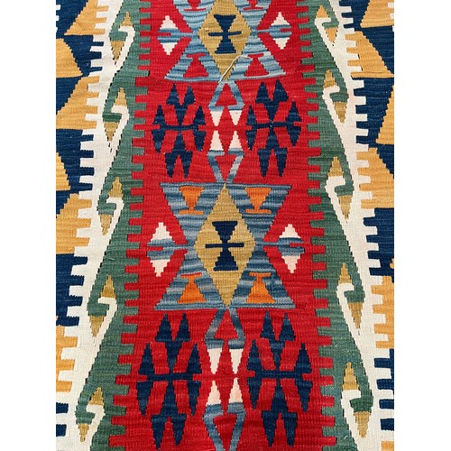 44B - A Kilim rug - approx. 235cm x 142cm