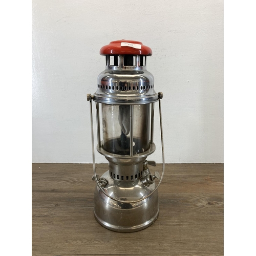 358 - A mid 20th century Optimus paraffin lantern