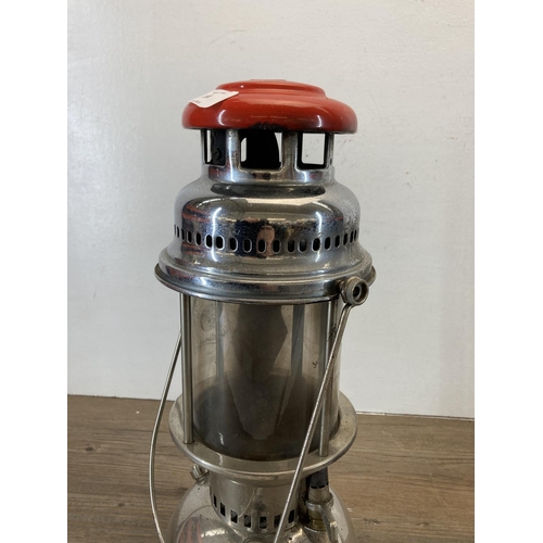 358 - A mid 20th century Optimus paraffin lantern