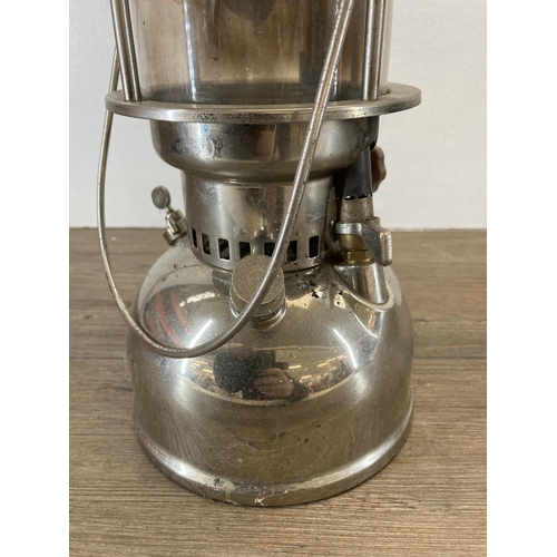 358 - A mid 20th century Optimus paraffin lantern