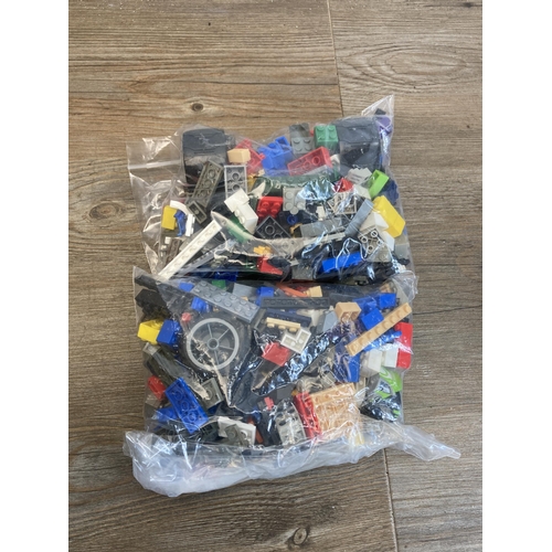 369 - A large collection of assorted Lego