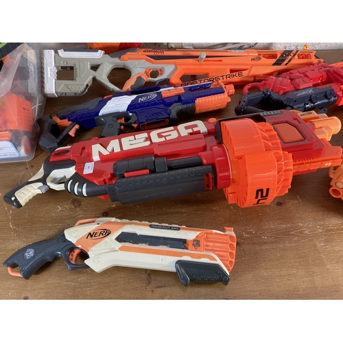 375 - A collection of Nerf guns and accessories