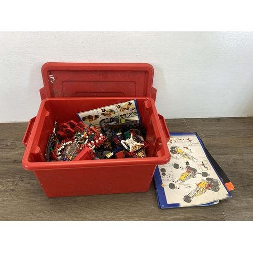 385 - A box containing K-nex construction accessories