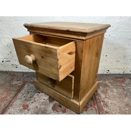 99 - A Victorian style solid pine bedside chest of drawers - approx. 62cm high x 54cm wide x 39cm deep