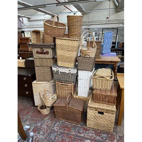 129 - A collection of wicker baskets