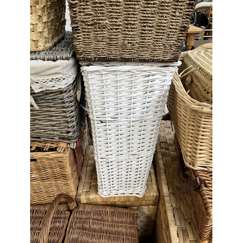 129 - A collection of wicker baskets