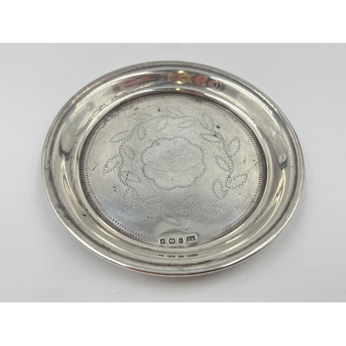 2274 - A George V hallmarked London silver foliate etched circular trinket dish, dated 1929 - approx. gross... 