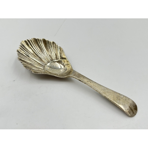 2284 - An Edwardian Thomas Bradbury & Sons Ltd hallmarked London silver caddy spoon, dated 1909 - approx. g... 