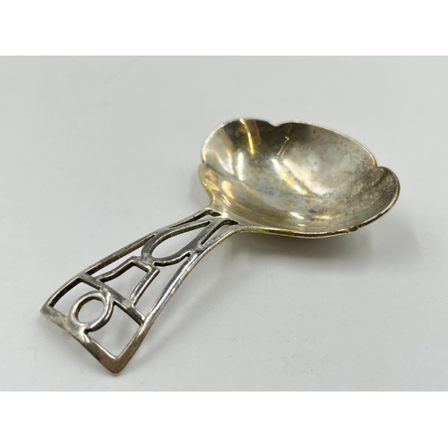 2285 - A Lanson Ltd hallmarked Birmingham silver caddy spoon, dated 1942 - approx. gross weight 21g