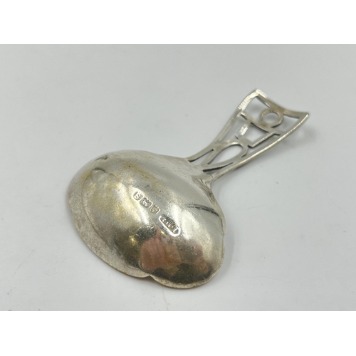 2285 - A Lanson Ltd hallmarked Birmingham silver caddy spoon, dated 1942 - approx. gross weight 21g