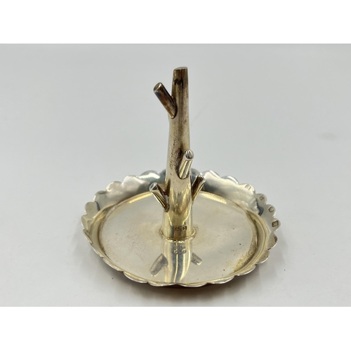 2308 - A Victorian Lawrence Emanuel hallmarked Birmingham silver ring tree, dated 1899 - approx. gross weig... 