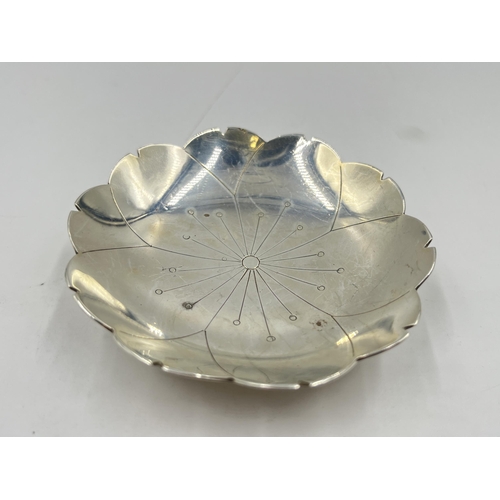 2315 - An Elizabeth II Roberts & Belk Ltd hallmarked Sheffield silver trinket dish, dated 1954 - approx. gr... 