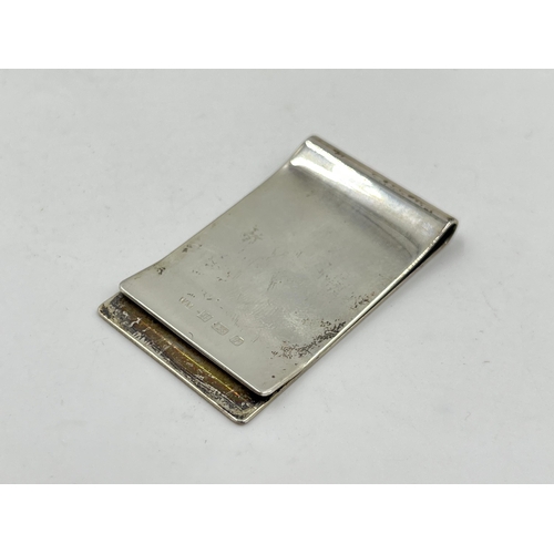 2324 - A William H. Manton hallmarked Birmingham silver money clip - approx. gross weight 21g