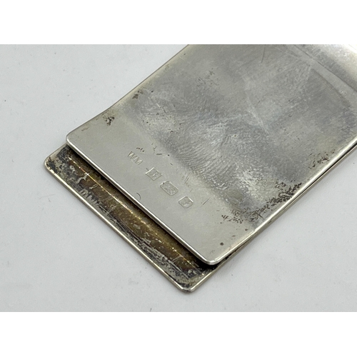 2324 - A William H. Manton hallmarked Birmingham silver money clip - approx. gross weight 21g