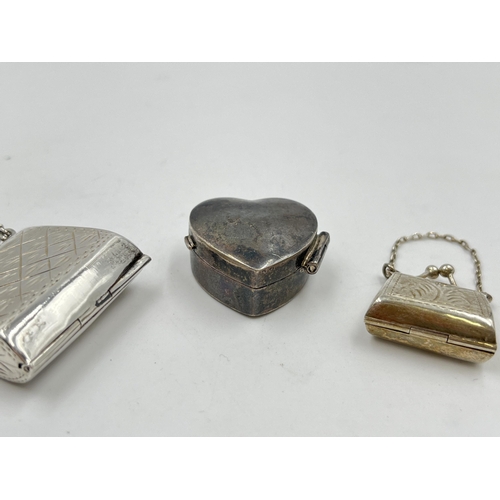 2333 - Three hallmarked sterling silver trinket boxes - approx. gross weight 22g