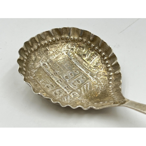 2337 - A Victorian Samuel Boyce (or Boaz) Landeck hallmarked London silver caddy spoon - approx. gross weig... 