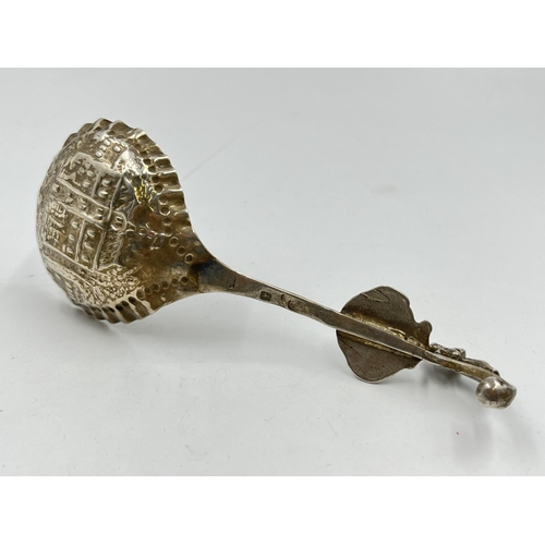 2337 - A Victorian Samuel Boyce (or Boaz) Landeck hallmarked London silver caddy spoon - approx. gross weig... 